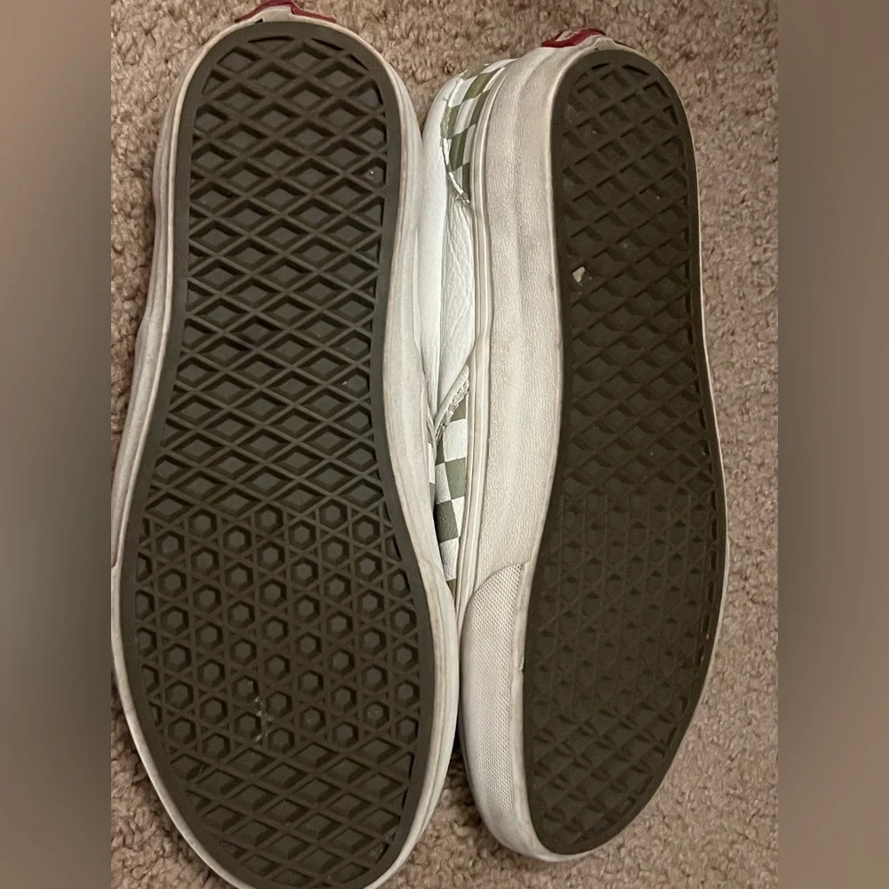 Vans - Picture 2 of 2